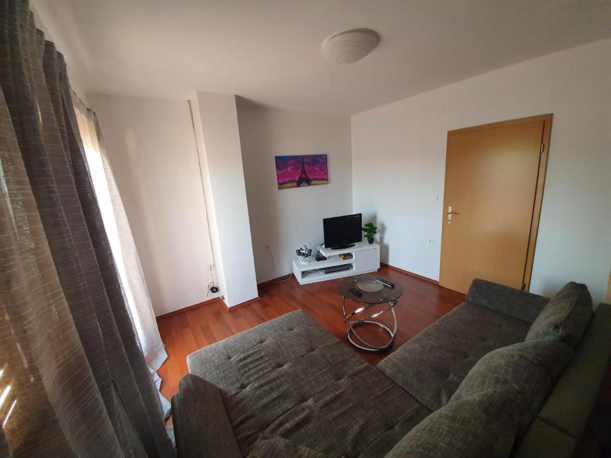 Apartmani Desnica Krusevo  Luaran gambar