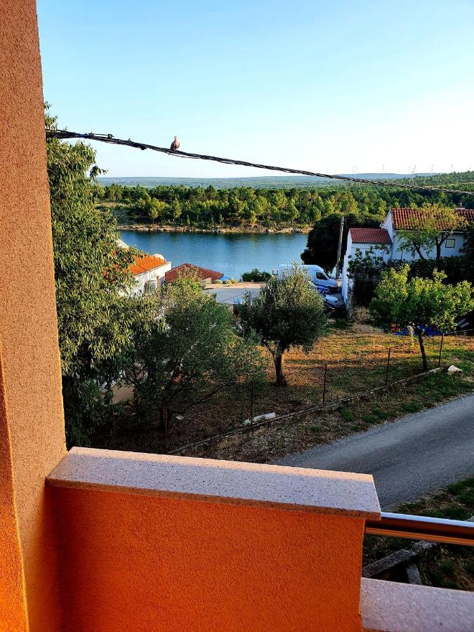 Apartmani Desnica Krusevo  Luaran gambar