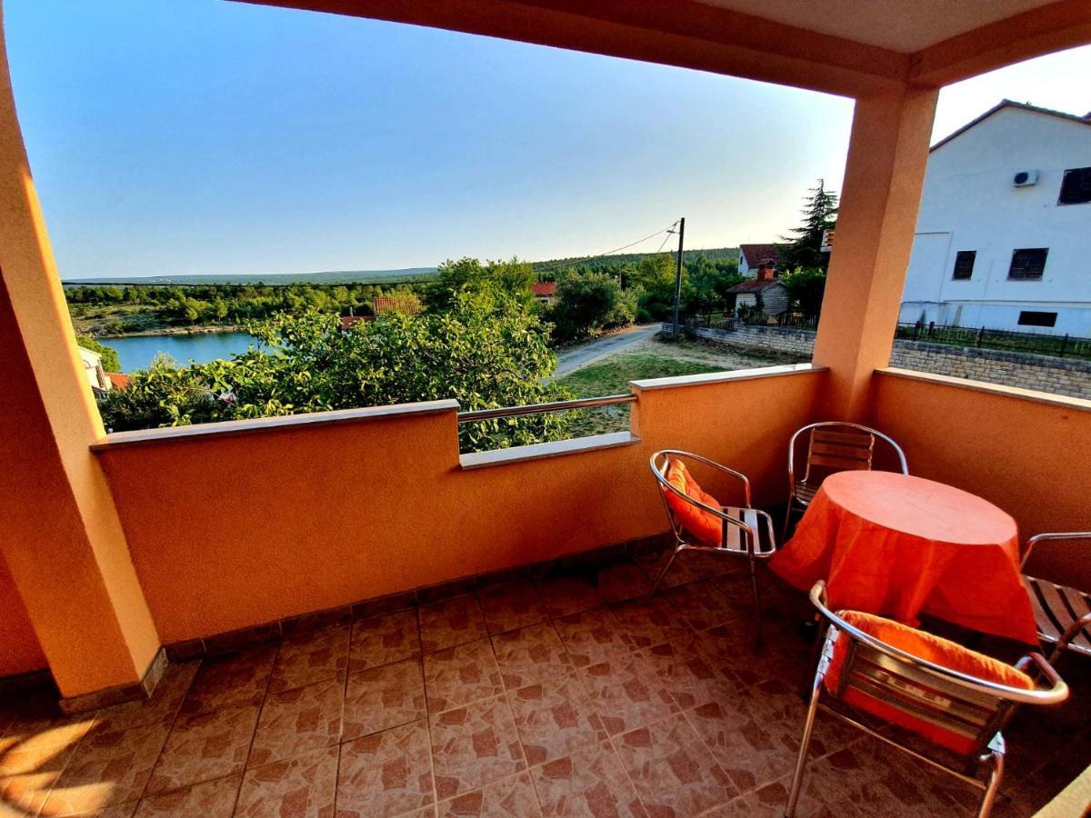 Apartmani Desnica Krusevo  Luaran gambar