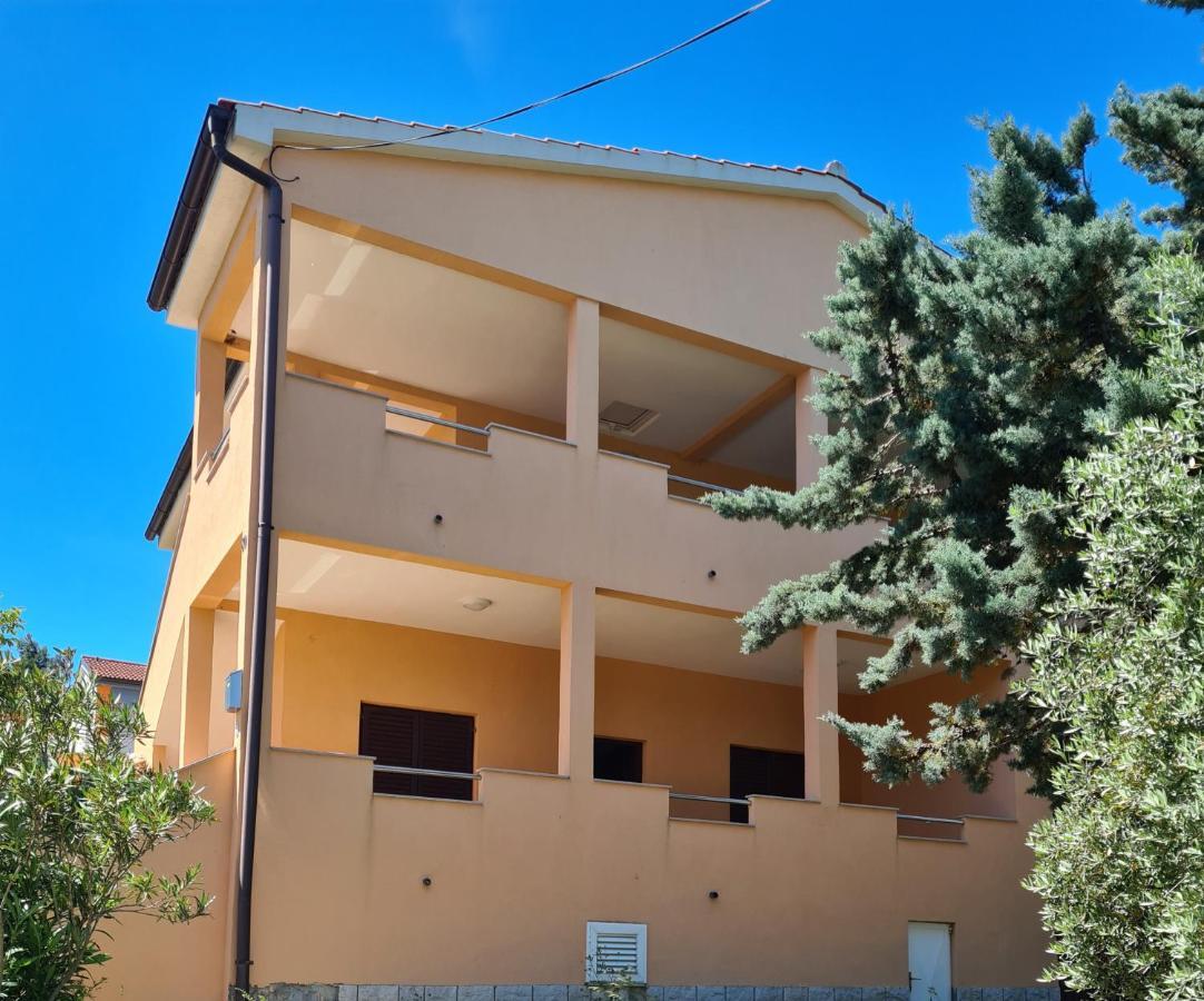 Apartmani Desnica Krusevo  Luaran gambar