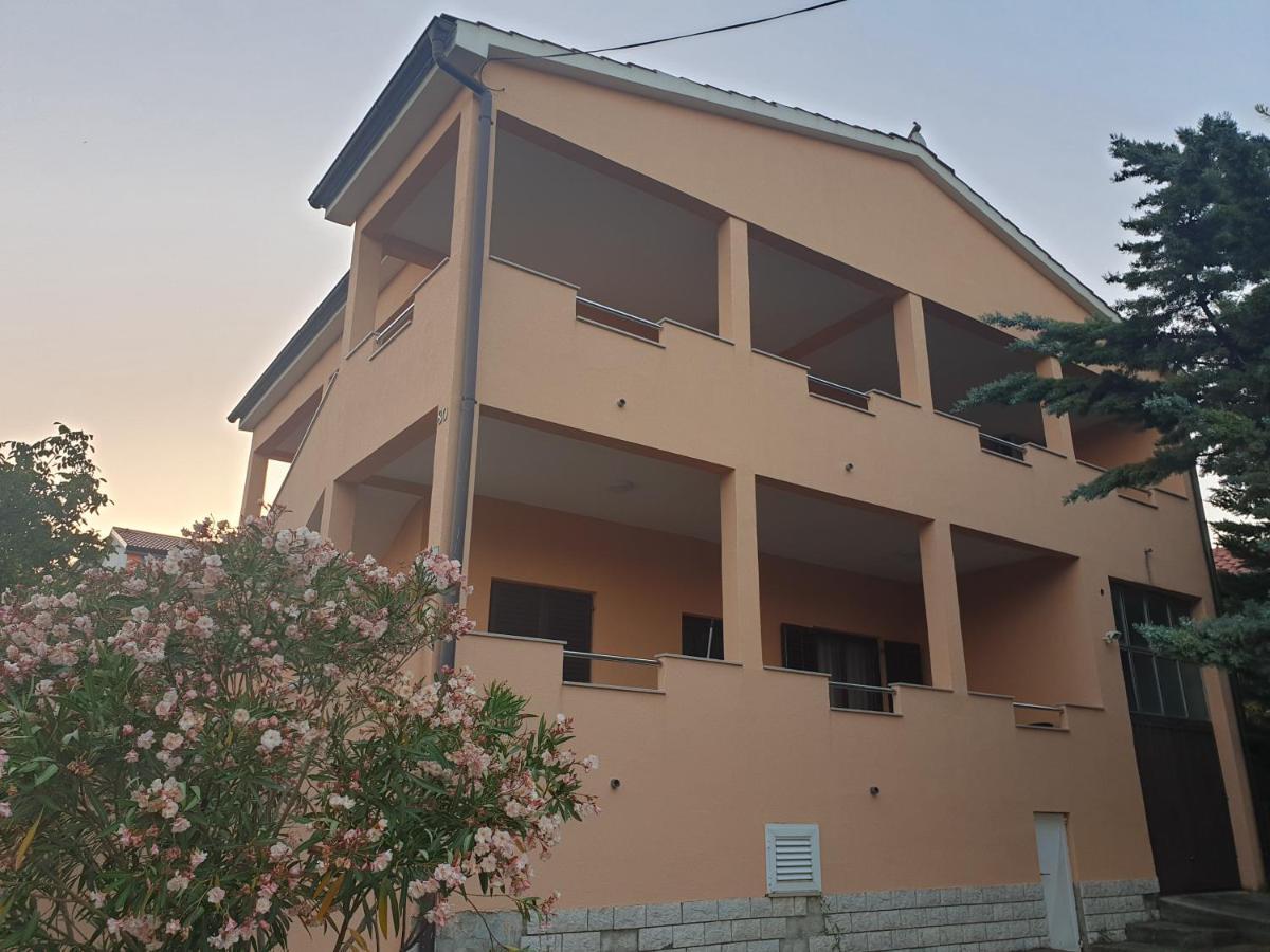Apartmani Desnica Krusevo  Luaran gambar